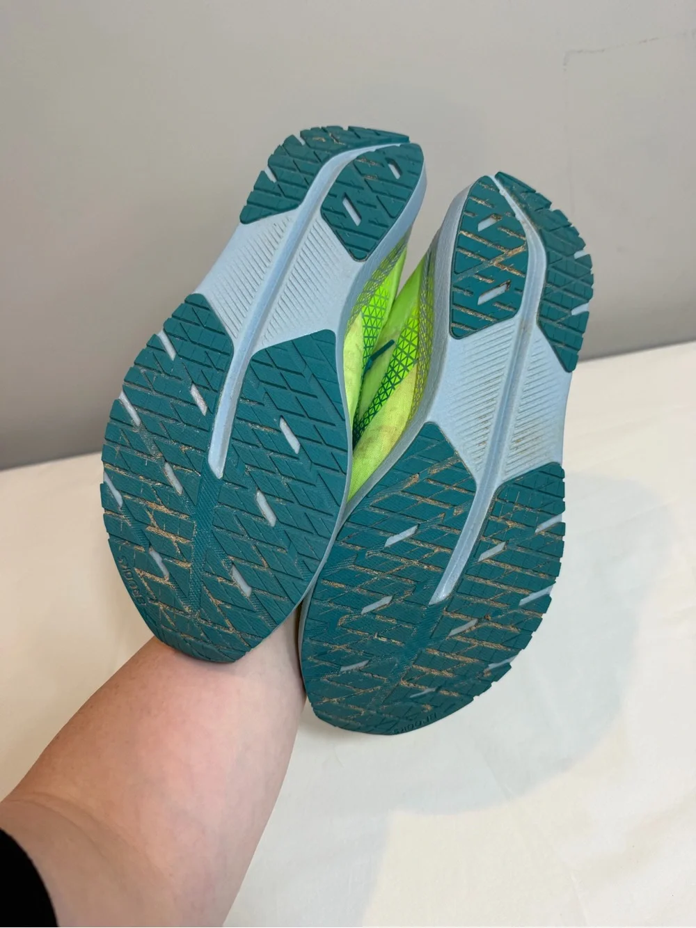 Brooks Hyperion Tempo running shoes in the bright Green/Kayaking/Dusty Blue 11